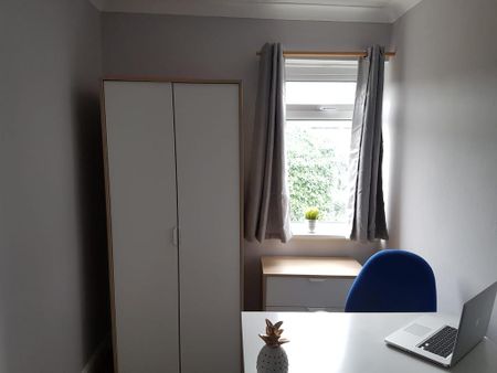 3 bedroom terraced house to rent - Photo 5