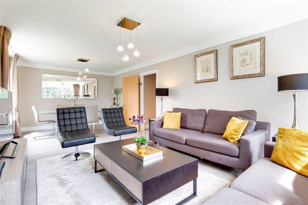 St Johns Wood Park, NW8, London - Photo 1