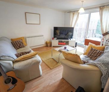 To Rent Christchurch Road, Boscombe, Bournemouth, BH1 £1,300 pcm Te... - Photo 1