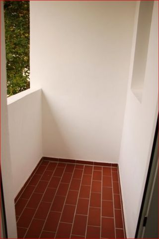 huesch-immobilien.de ** Gepflegte 2-Raumwohnung mit Balkönchen.** - Photo 5