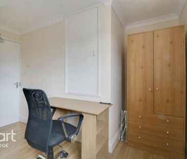 3 bedroom terraced house to rent - Photo 6