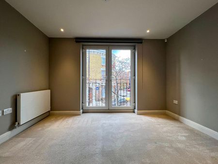 Blythe Road, London - Photo 4