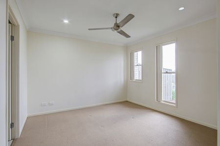 Comfortable Modern Home in Pimpama! - Photo 2