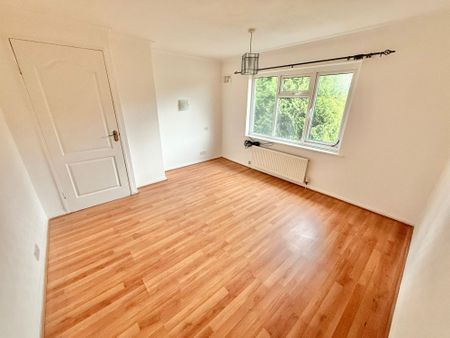 3 bed terraced house to rent in Crediton Close, Liverpool, L11 - Photo 4