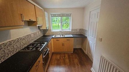 Birchington Avenue, Middlesbrough, TS6 - Photo 3