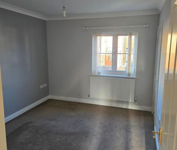 2 bedroom semi-detached house to rent - Photo 2