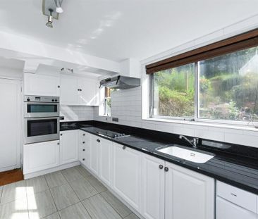 5 bedroom detached house to rent - Photo 5