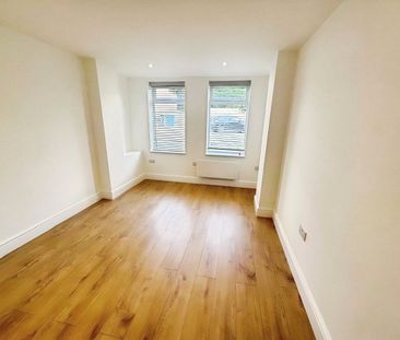 Victoria Street, Englefield Green, Egham, Surrey, TW20 0QY - Photo 4