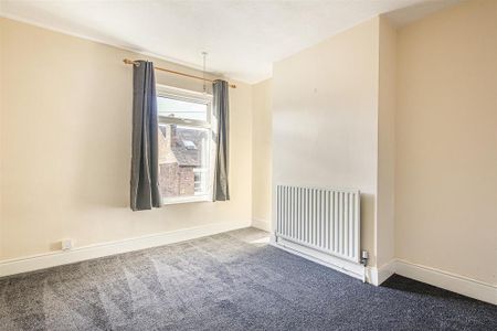 2 bedroom terraced house to rent - Photo 4