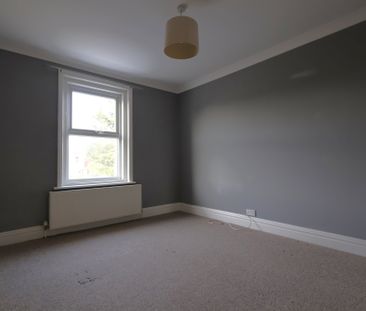 2 bed flat to rent in Bingham Road, Bournemouth, BH9 - Photo 2