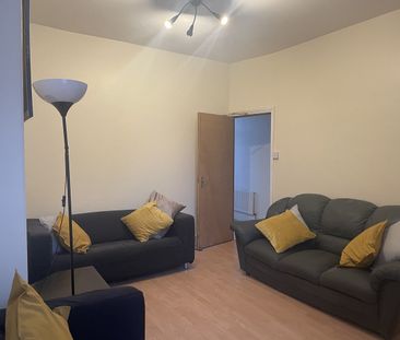 5 Bed Terraced House, Platt Lane, M14 - Photo 1