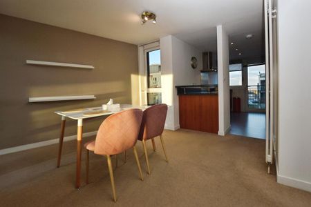 2 bedroom flat to rent - Photo 2
