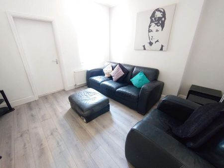 3 bedroom terraced house to rent - Photo 2