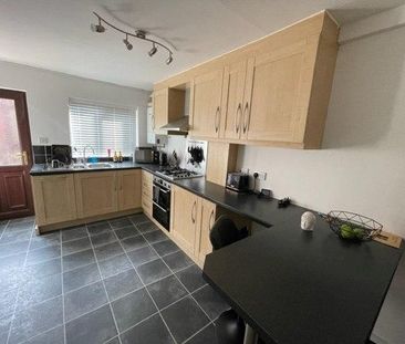 2 bedroom townhouse to rent - Photo 4