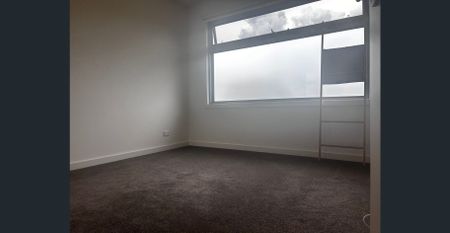 Contemporary Three Bedroom Townhouse in Central Bayswater - Photo 2