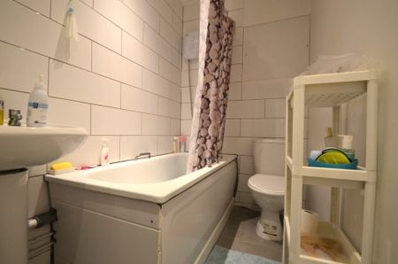 1 bedroom Property to rent - Photo 3