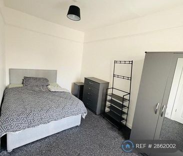 1 bedroom in a house share to rent - Photo 3