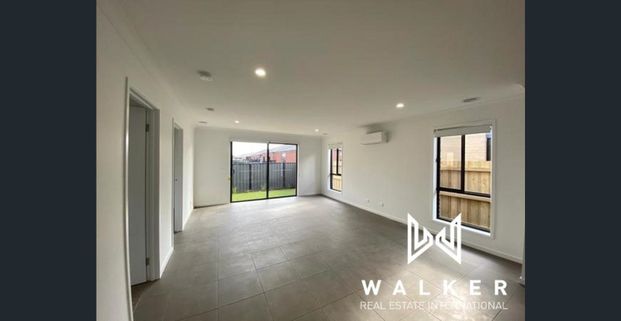 Modern Living House! - Photo 1