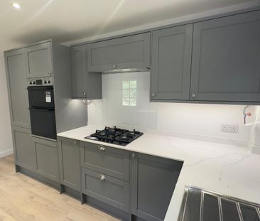 4 bedroom detached house to rent - Photo 2