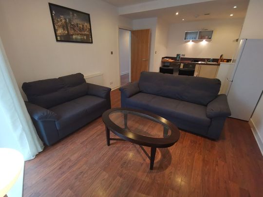 2 Bed Flat, Oswald St, G1 - Photo 1