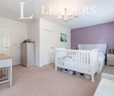4 bedroom house to rent Richmond Crescent, KT19 - Photo 5