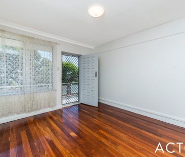 51 GREEN STREET, Mount Hawthorn. - Photo 2