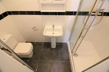 Bulstrode Avenue, Hounslow - Photo 2