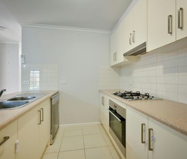 COSY FAMILY HOME IN CENTRAL LOCATION - Photo 4