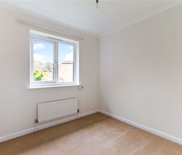 Detached family house, with double garage, in desirable location - Photo 5