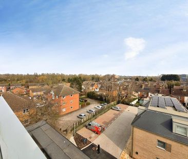 2 bedroom penthouse to rent - Photo 3