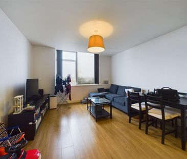 London Road, Crawley - Photo 5