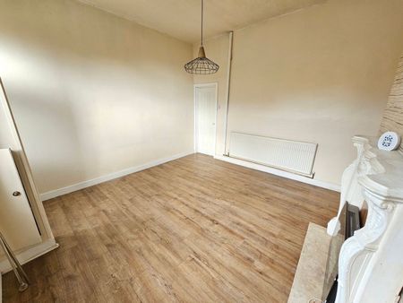Pilsworth Road, Heywood - Photo 2