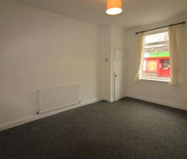 2 bedroom end of terrace house to rent - Photo 3