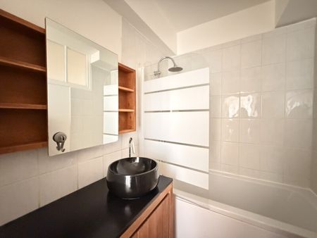 Location Appartement 3 pièces 62m² ORLEANS 45000 - Photo 2