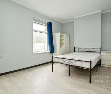 5 bedroom terraced house to rent - Photo 3