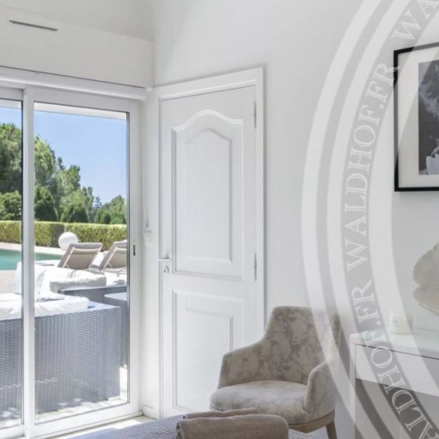 Villa • Le Riou - Photo 1