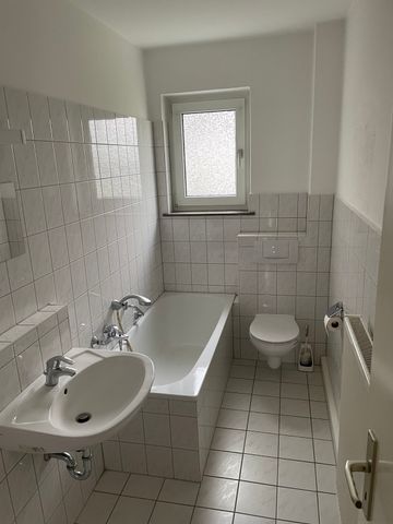 WBS erforderlich - Helle 2-Zimmer-Wohnung mit Balkon und Keller - Photo 2