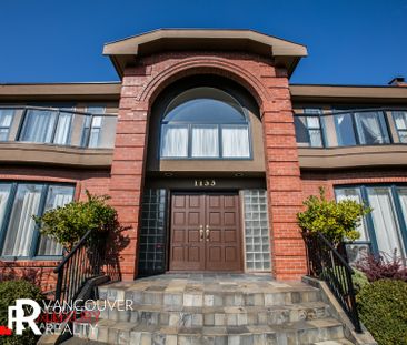 House in Vancouver West Side, BC - Photo 2