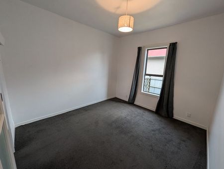 Home on the hill - charming 1bed flat in Linwood - Photo 5