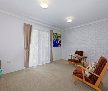 Ground Floor Two Bedroom Unit in central location! - Photo 6