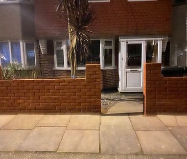 Room in a Shared House, Oldstead Road, BR1 - Photo 5