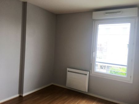 Location Appartement 2 pièces 45m² ST ANDRE LES VERGERS 10120 - Photo 2