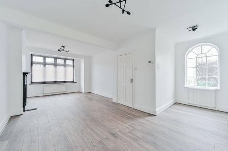 3 bedroom semi-detached house to rent - Photo 2