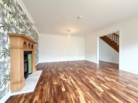 4 bedroom detached house to rent - Photo 3