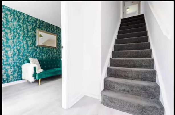 5 Bed Semi-Detached House, Kylemore Way, M11 - Photo 1