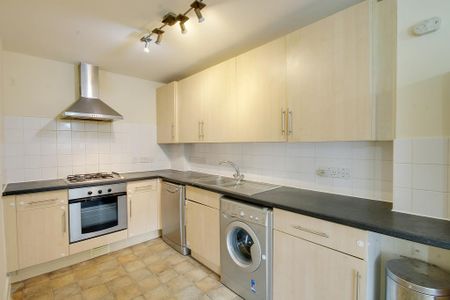 2 bedroom flat to rent - Photo 5