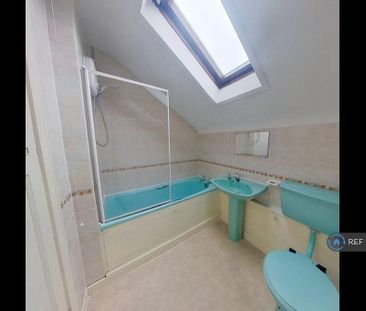 3 bedroom terraced house to rent - Photo 6