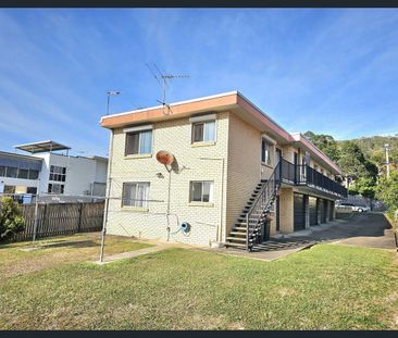 Spacious Ground Floor One Bedroom Unit with Air Conditioning + Stud... - Photo 1