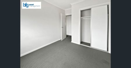 Modern & Contemporary 3 Bedroom Townhouse! A/C in upstairs Master Bedroom - Photo 3