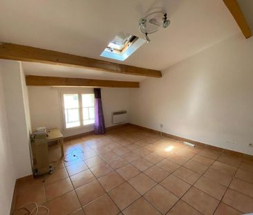 Location Appartement 3 pièces 47m² ST MAXIMIN LA STE BAUME 83470 - Photo 2